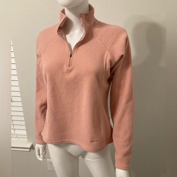 Patagonia women's fleece long sleeve with a short zipper on the front SZ - M - Picture 5 of 15